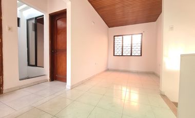 COD. 325 - SE ARRIENDA CASA - BARRIO: EL SOCORRO