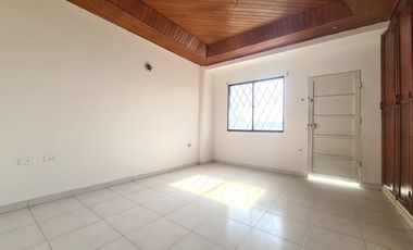 COD. 325 - SE ARRIENDA CASA - BARRIO: EL SOCORRO