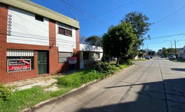 VENTA - CASA AMERICANA DE 3 AMBIENTES CON DEPARTARMENTO DE 3 AMBIENTES - HAEDO CENTRO