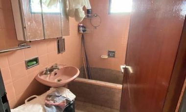VENTA - CASA AMERICANA DE 3 AMBIENTES CON DEPARTARMENTO DE 3 AMBIENTES - HAEDO CENTRO