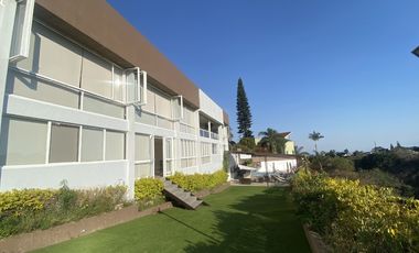 Por el colegio Marymount