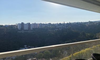 Por el colegio Marymount