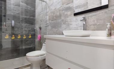 casa en venta en via bocono. Cod V28552