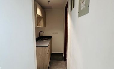 oficina en arriendo en las vegas. Cod A216144