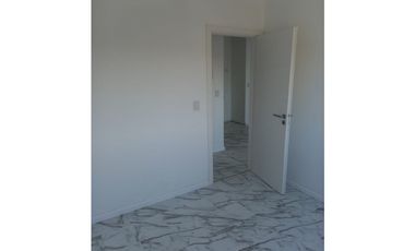 Cuatro ambientes, cocheras, luminoso