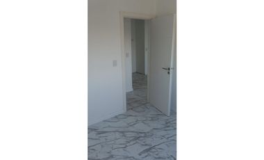 Cuatro ambientes, cocheras, luminoso