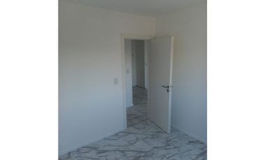 Cuatro ambientes, cocheras, luminoso