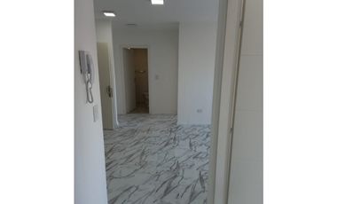 Cuatro ambientes, cocheras, luminoso