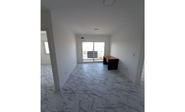 Cuatro ambientes, cocheras, luminoso