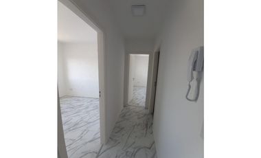 Cuatro ambientes, cocheras, luminoso