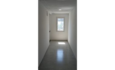 Cuatro ambientes, cocheras, luminoso