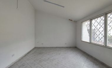 casa en arriendo en la riviera. Cod A22912