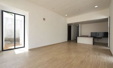 Casa en venta de una planta con amenidades en Cholul, Mérida