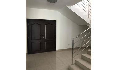 VENTA ALQUILER EN CLAYTON  SENDEROS DE CAMINO DE CRUCES MLD