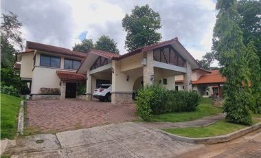 VENTA ALQUILER EN CLAYTON  SENDEROS DE CAMINO DE CRUCES MLD