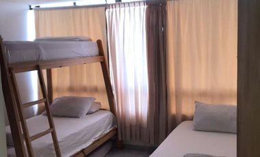 SE ALQUILAN HABITACIONES POR NOCHE DE ACOMODACION DE PAREJA Y ACOMODACION MULTIPLE, EXCELNTE UBICACION