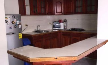 SE ALQUILAN HABITACIONES POR NOCHE DE ACOMODACION DE PAREJA Y ACOMODACION MULTIPLE, EXCELNTE UBICACION