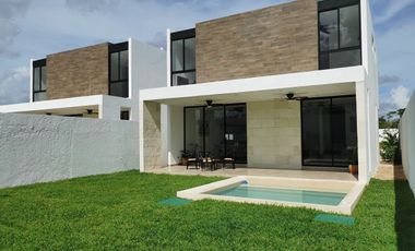 Casa en venta de 3 recámaras en privada con amenidades en Cholul