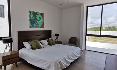 Casa en venta de 3 recámaras en privada con amenidades en Cholul
