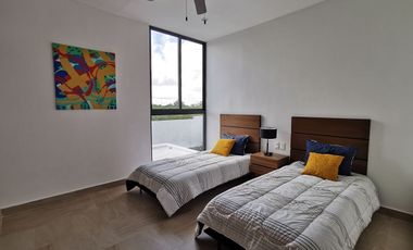 Casa en venta de 3 recámaras en privada con amenidades en Cholul