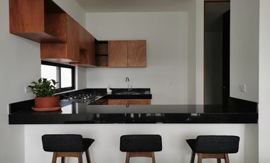 Casa en venta de 3 recámaras en privada con amenidades en Cholul