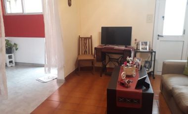 Departamento Tipo Casa en venta en Quilmes Este