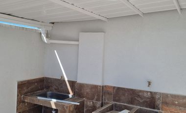 casa en arriendo en las mercedes. Cod A15861