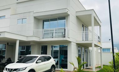 casa en arriendo en las mercedes. Cod A15861