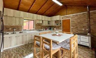 Terreno con Galpones, Casa y Bodegas Riñihue ¡Gran oportunidad de inversión !