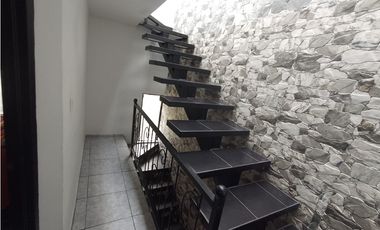 Venta Casa con Renta en Peralonso