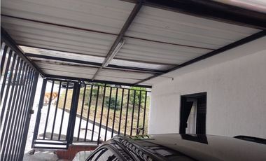 Venta Casa con Renta en Peralonso