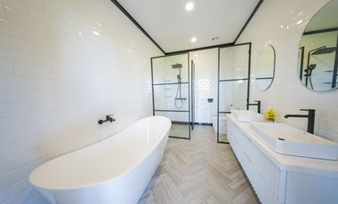 Freehold  - Ubud Hideaway Rooftop Garden Villa with Stunning Mount Agung Views, Bali