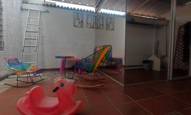 casa en venta en quinta bosch. Cod V27997