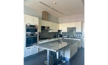 SE VENDE LUJOSO APARTAMENTO EN SANTA MARIA