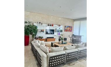 SE VENDE LUJOSO APARTAMENTO EN SANTA MARIA