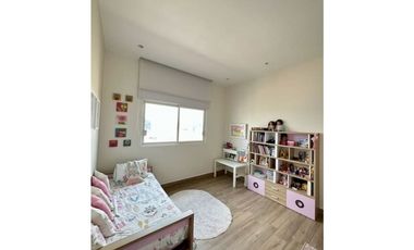 SE VENDE LUJOSO APARTAMENTO EN SANTA MARIA