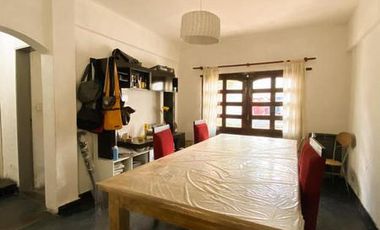 Casa de 6 ambientes en venta zona de Longchamps