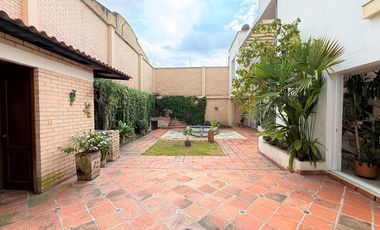 casa en venta en las mercedes. Cod V9161834