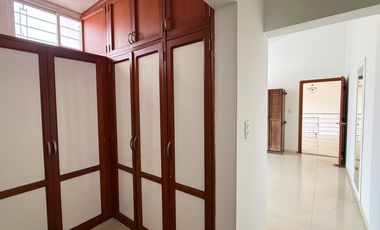 casa en venta en las mercedes. Cod V9161834