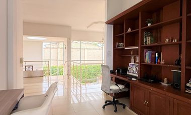 casa en venta en las mercedes. Cod V9161834