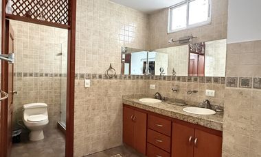 casa en venta en las mercedes. Cod V9161834