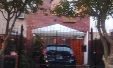MUY BUEN DUPLEX 4 AMB CON COCHERA. ERNESTO DE LAS CARRERAS 2300, BECCAR