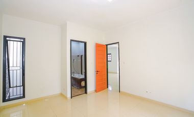 Rumah LB 300 Hadap Selatan 7 Mnt ke Trans Studio Mall Cibubur J-40740