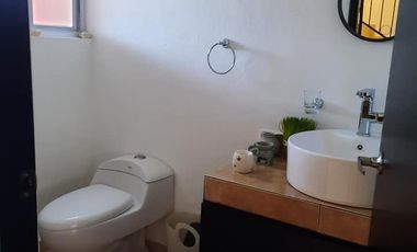 Se vende casa, con pequeño jardín, San Miguel de Allende