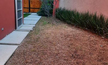 Se vende casa, con pequeño jardín, San Miguel de Allende
