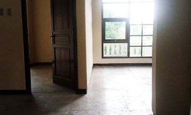 Di Sewakan Rumah Besar 4 Kamar Cocok Untuk Kantor di Jl. Kembar Baru Bandung