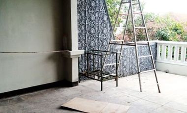 Di Sewakan Rumah Besar 4 Kamar Cocok Untuk Kantor di Jl. Kembar Baru Bandung