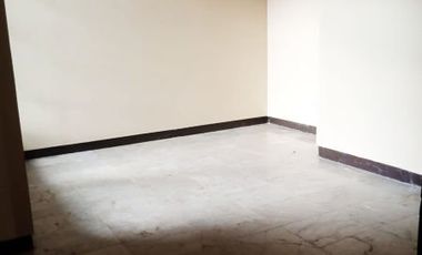 Di Sewakan Rumah Besar 4 Kamar Cocok Untuk Kantor di Jl. Kembar Baru Bandung
