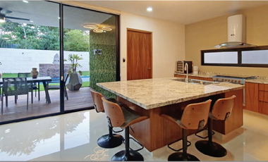 CASA EN RESIDENCIAL VALENIA