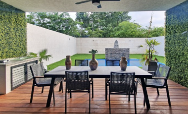 CASA EN RESIDENCIAL VALENIA